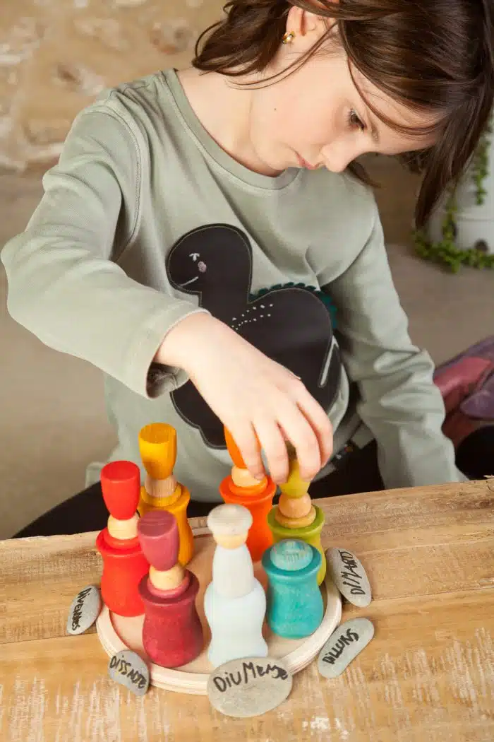 Grapat Houten Weekkalender 7 Manen - regenboog kleuren - Afbeelding 5