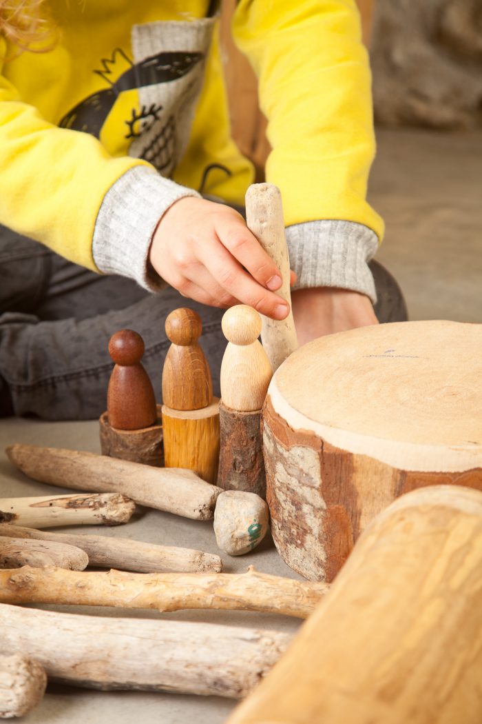 Grapat 3 Houten Nins Poppetjes - drie naturel houtkleuren - Afbeelding 2