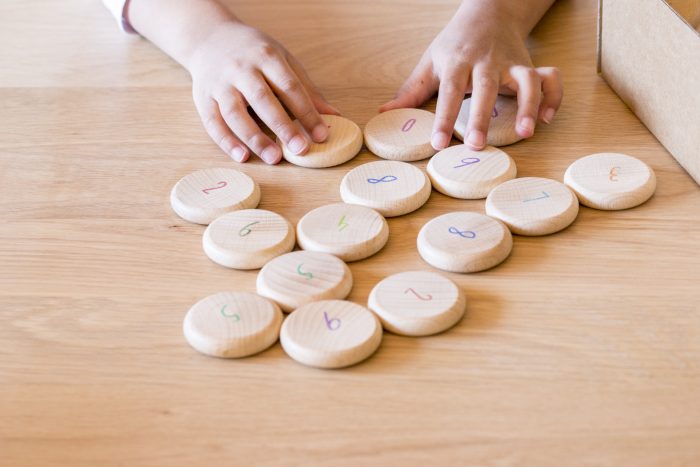 Grapat Houten Munten om te Tellen - Afbeelding 3