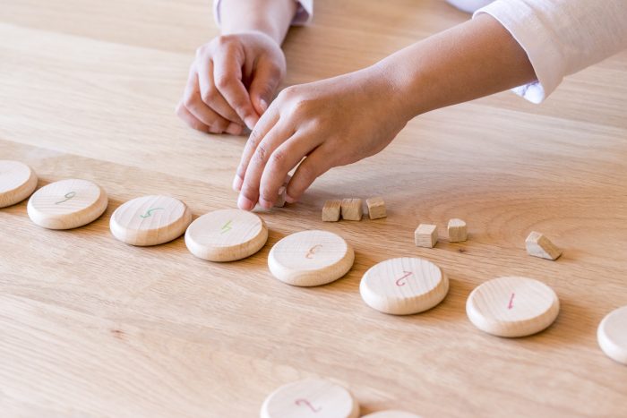 Grapat Houten Munten om te Tellen - Afbeelding 4