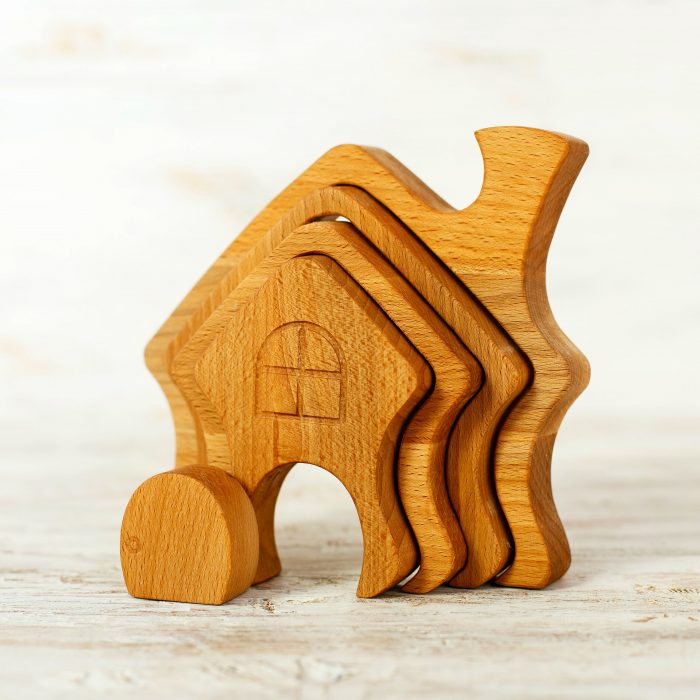 Wooden Caterpillar - Waldorf Stapelaar Huis