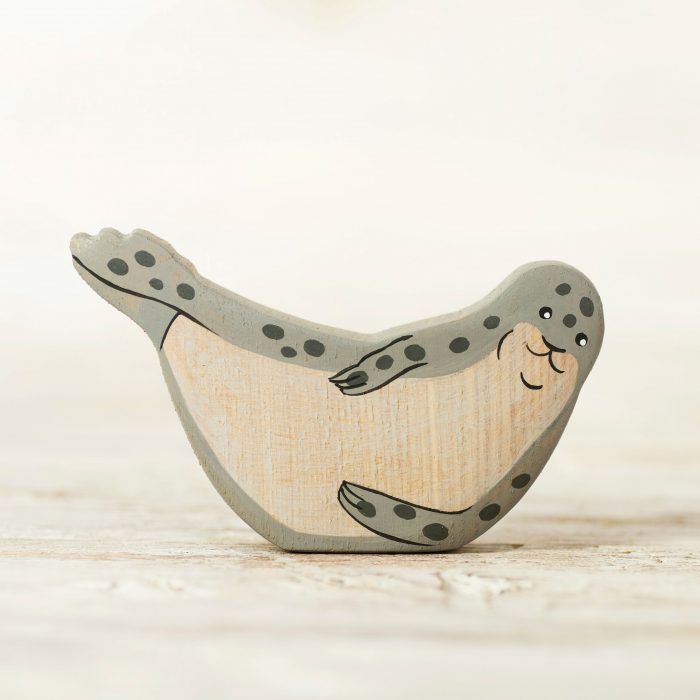 Wooden Caterpillar Arctic - Zeehond
