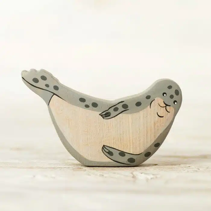 Wooden Caterpillar Arctic - Zeehond