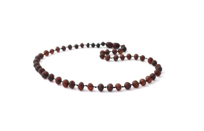 Barnsteen Kinderketting 36 cm - ongepolijste cherry baroque amber