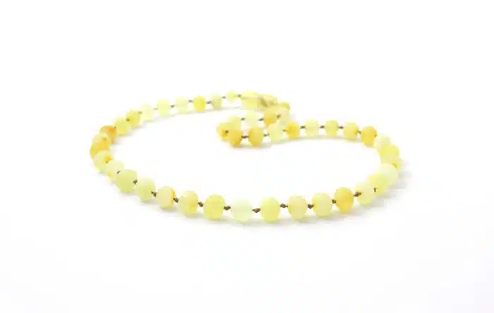 Barnsteen Peuterketting 32 cm - ongepolijst milky baltic amber