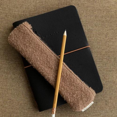 Monk & Anna pencilcase wool