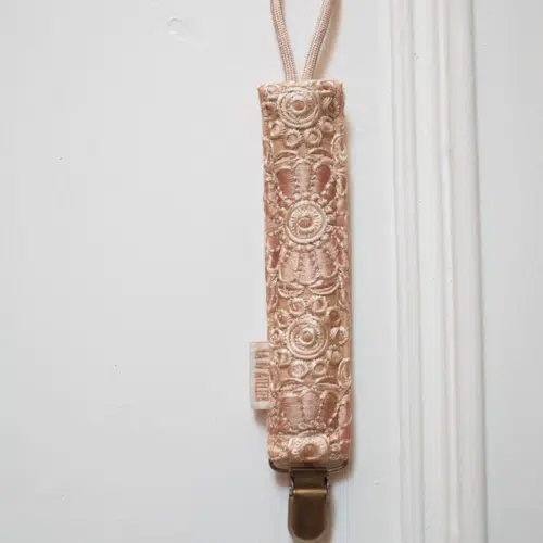 La N'atelier Pacifier Clip - Pearl