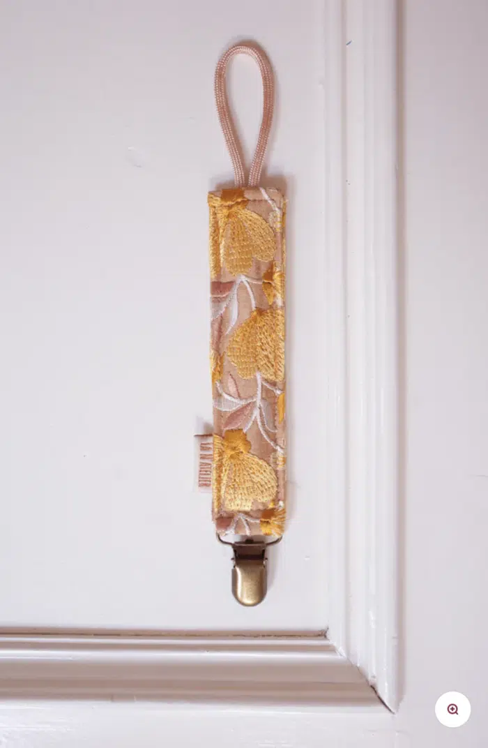 La N'atelier Pacifier Clip - Wildflower Yellow