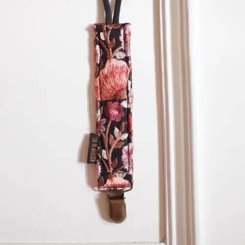 La N'atelier Pacifier Clip - Sweet Pea Dark