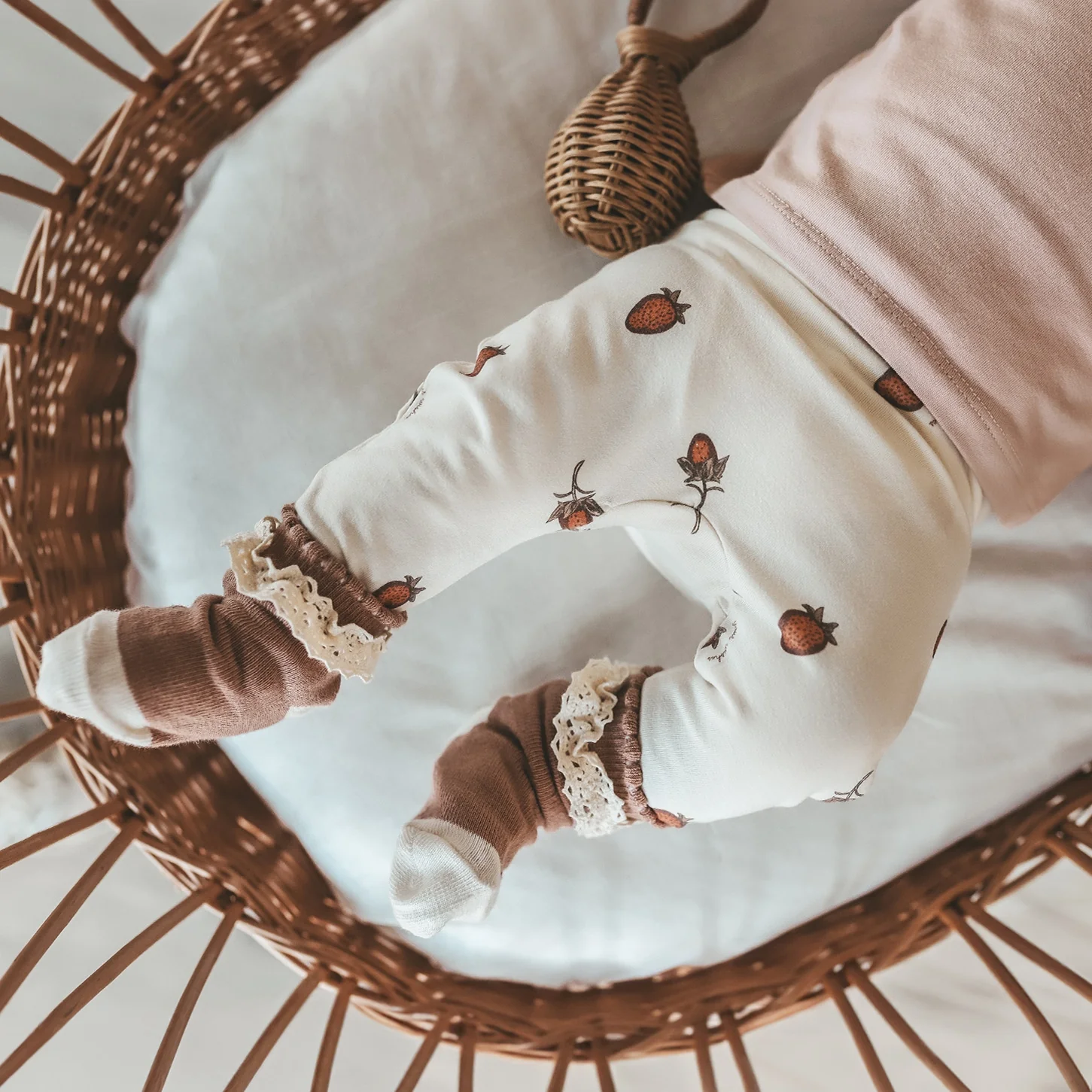Your Wishes Strawberry | Fitted Pants Antique White